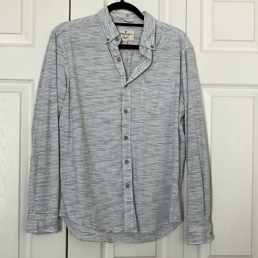 Men’s American Eagle Button Down Shirt Size Small